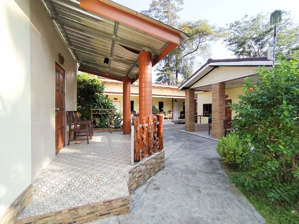 Samet Bellhouse - carbon neutral hotel in Rayong