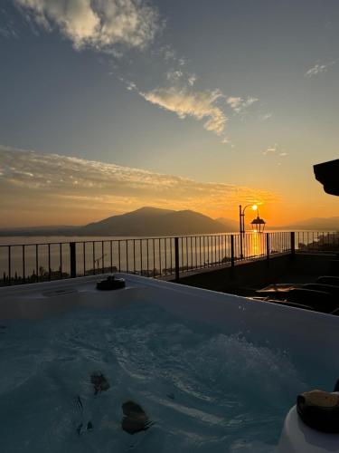 Terrazza Sulle Mura Appartamento Sole — 4-Star Luxury Hotel in Predore, Italy