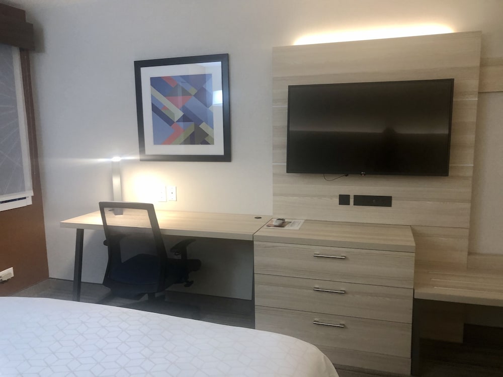 Holiday Inn Express Ft Bragg by IHG - photo 9