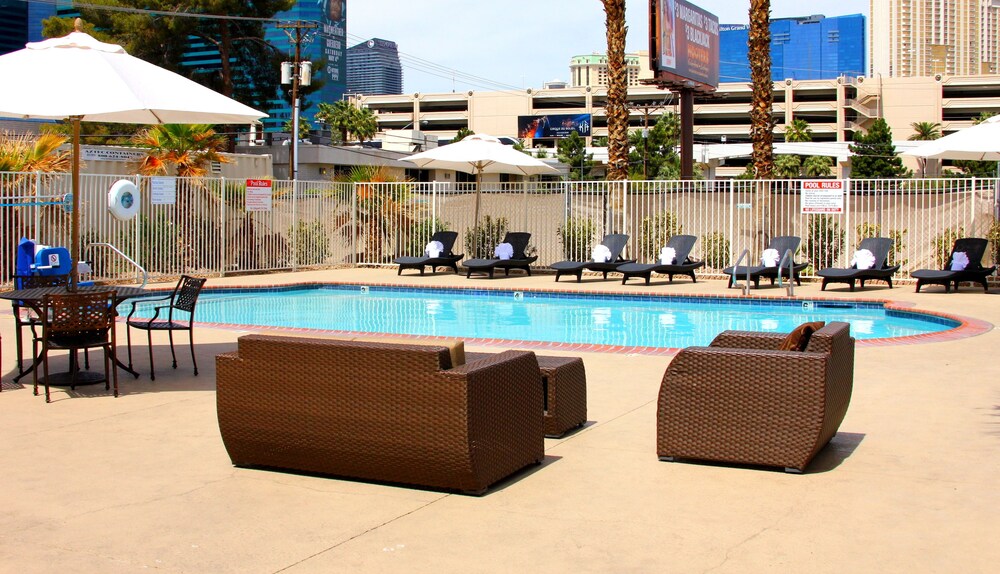 Motel 6 Las Vegas NV Strip - photo 47