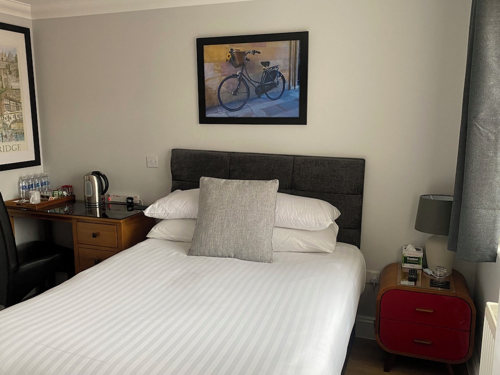 Autumn House Bed & Breakfast — 4-Star Luxury Hotel in Cambridge, United Kingdom
