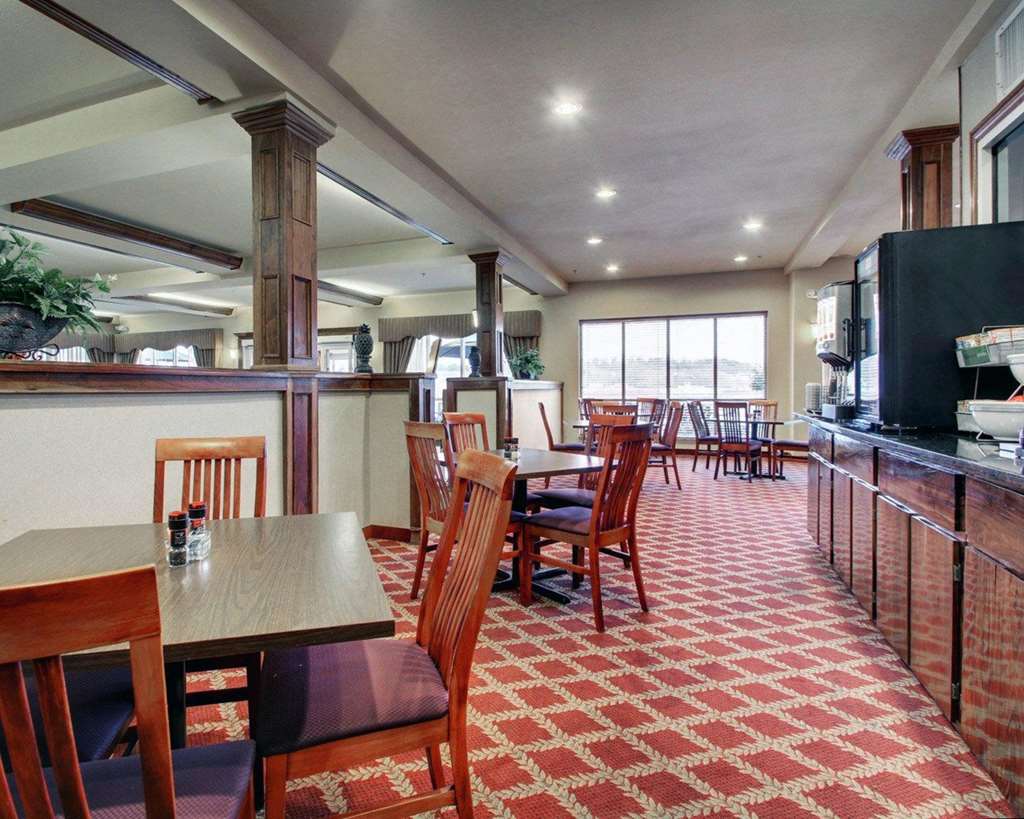 Clarion Suites Vidalia Riverfront - photo 26