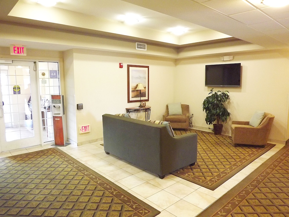 Candlewood Suites Warner Robins Robins AFB an IHG Hotel - photo 2