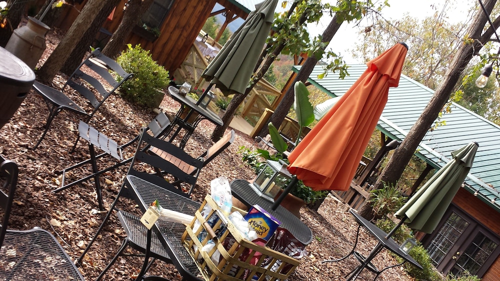 Bear Creek Lodge Cabin Resort - photo 118