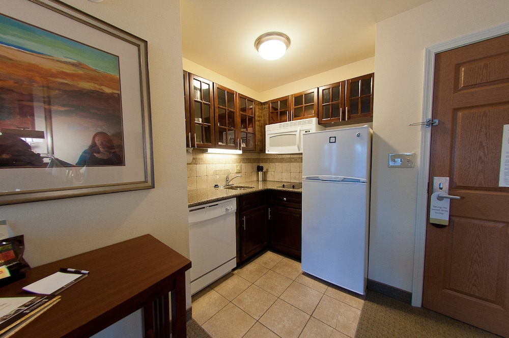 Staybridge Suites East Stroudsburg Poconos an IHG Hotel - photo 3