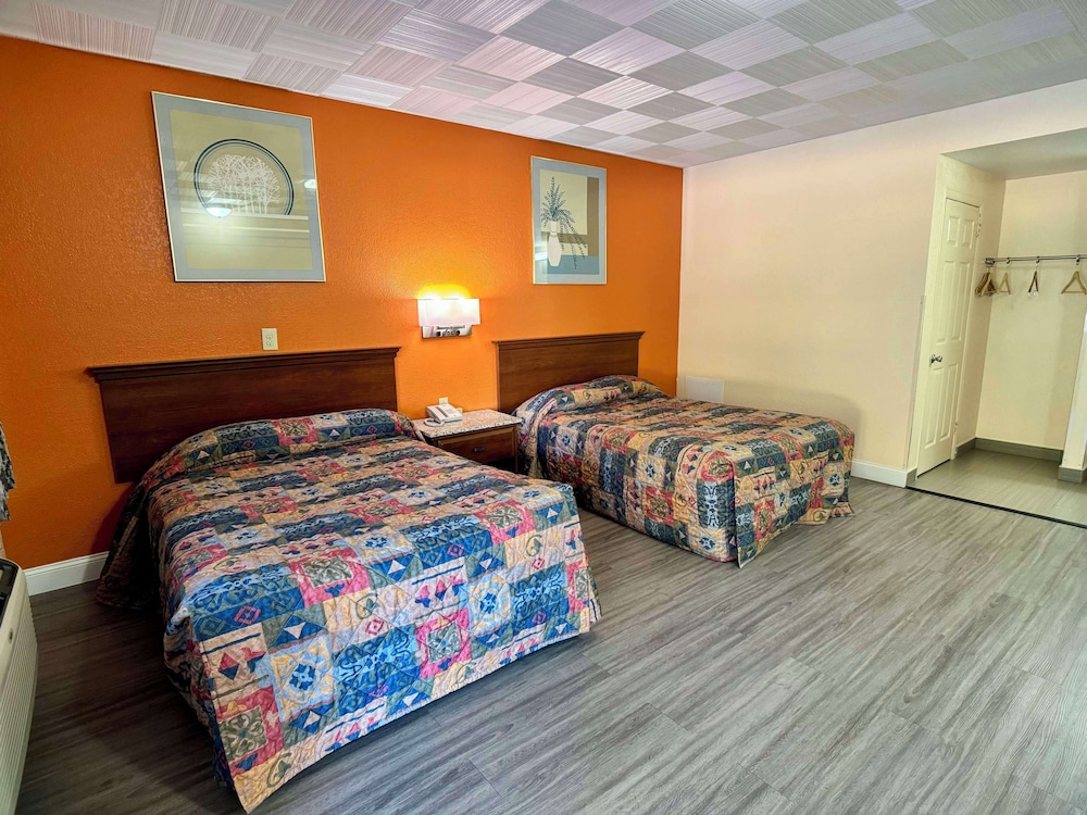 Knights Inn Galax - photo 12