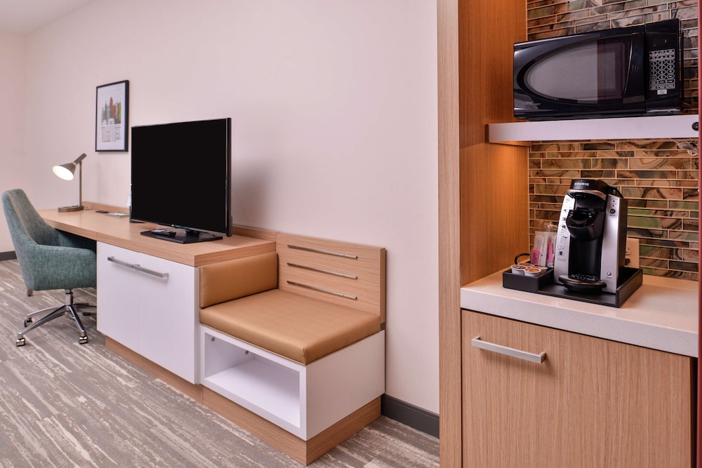 Hilton Garden Inn Kansas City Airport - photo 18