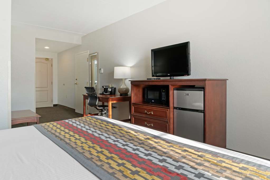 Best Western Executive Inn & Suites - photo 20
