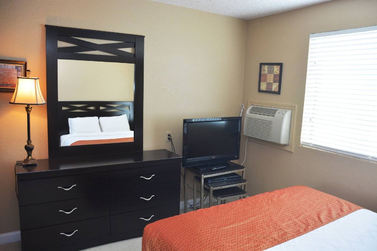 Roosevelt Inn and Suites - photo 48