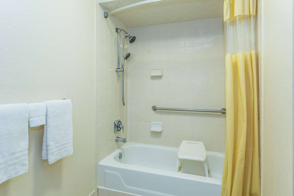 Days Inn by Wyndham Lake Park Valdosta - photo 6