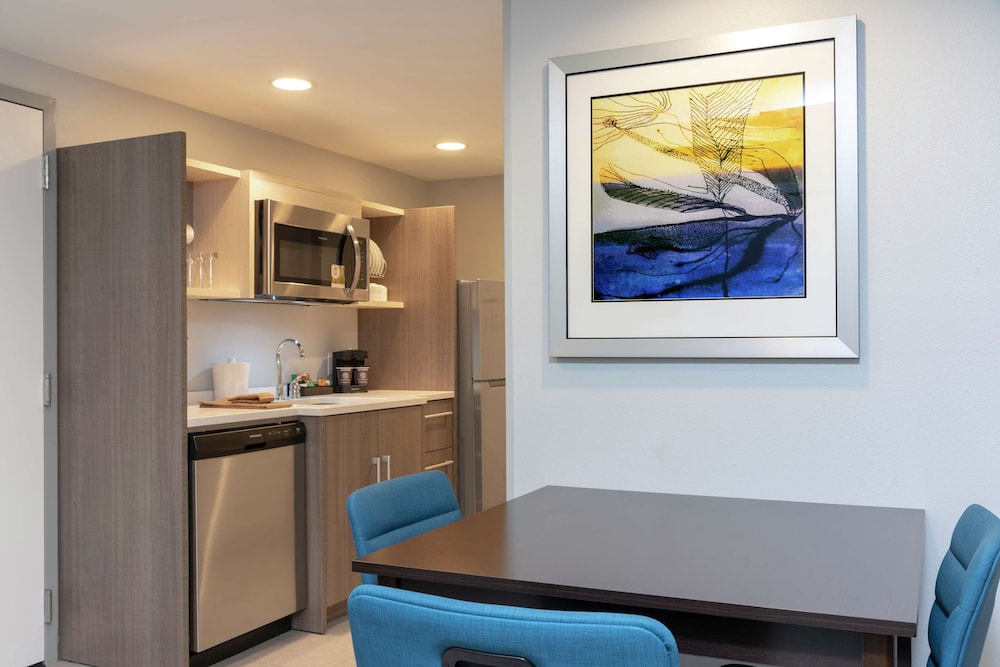 Home2 Suites by Hilton Indianapolis Airport - photo 8