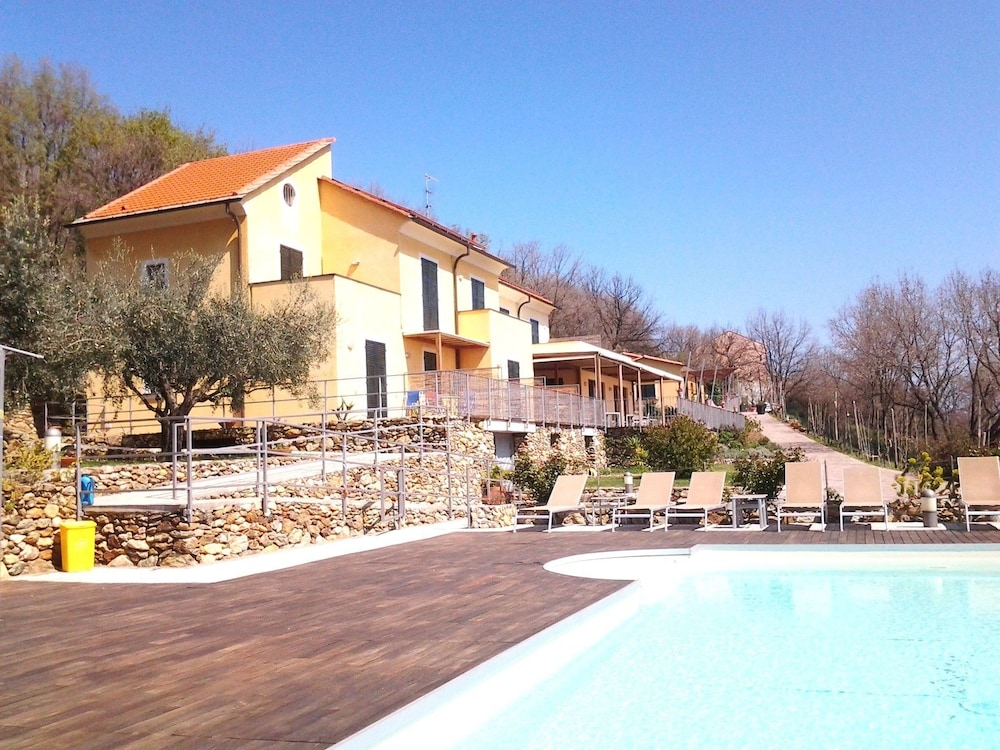 Hotel Oroverde — hotel in Bergeggi