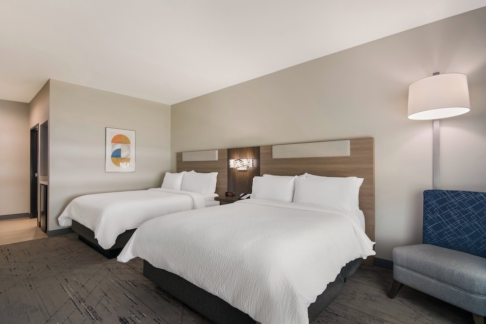 Holiday Inn Express & Suites Springdale Fayetteville Area - photo 8
