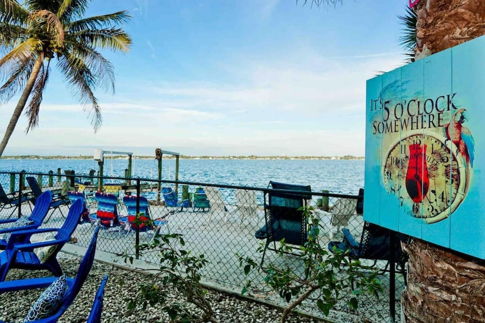 Gorgeous Waterfront Mermaid's Retreat Wows - photo 25