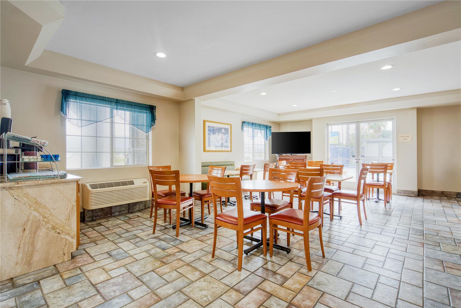 SureStay Hotel by Best Western Ukiah - photo 7