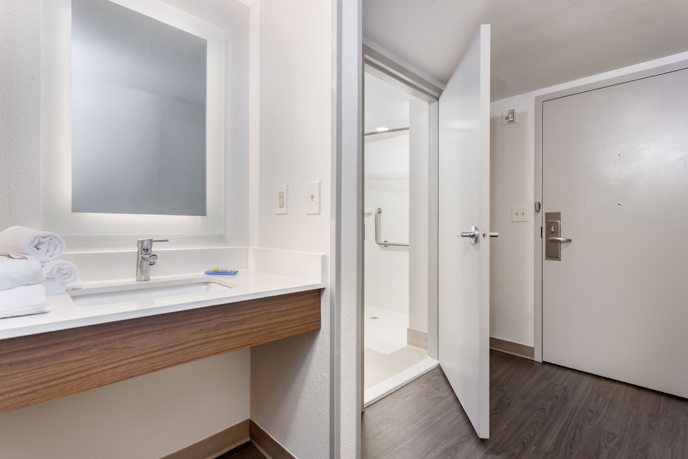 Holiday Inn Express Exton by IHG - photo 24