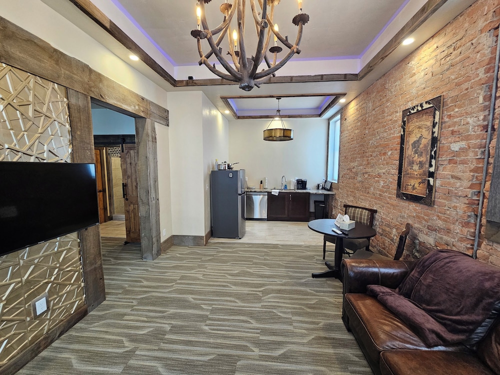 Eaglescape Suites and Event Center - photo 17