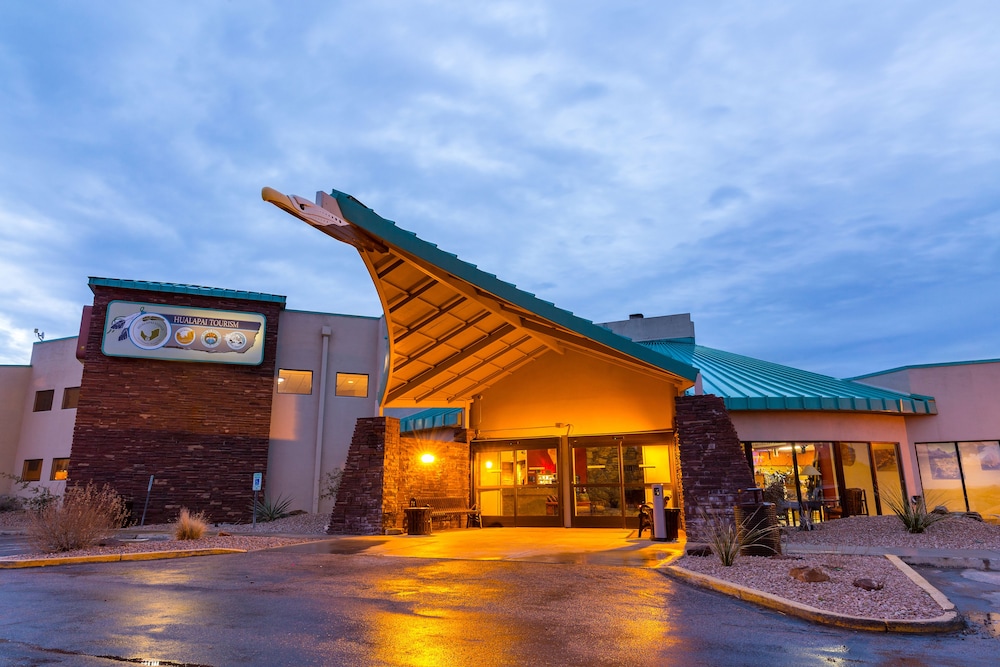 Hualapai Lodge - photo 4