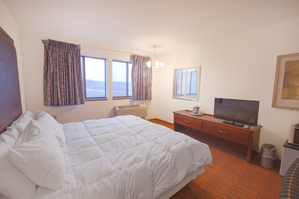 Harlan Inn and Suites - photo 12
