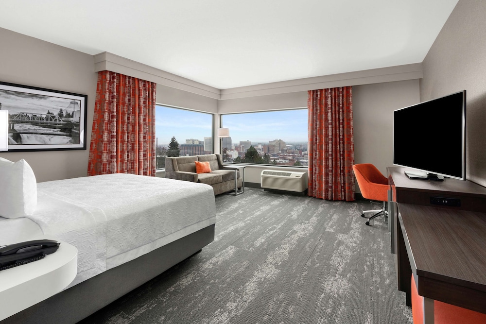 Hampton Inn & Suites Spokane Downtown South - photo 24