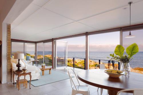 Rocky Bay on the View — 4-Star Luxury Hotel in Cape Town, South Africa