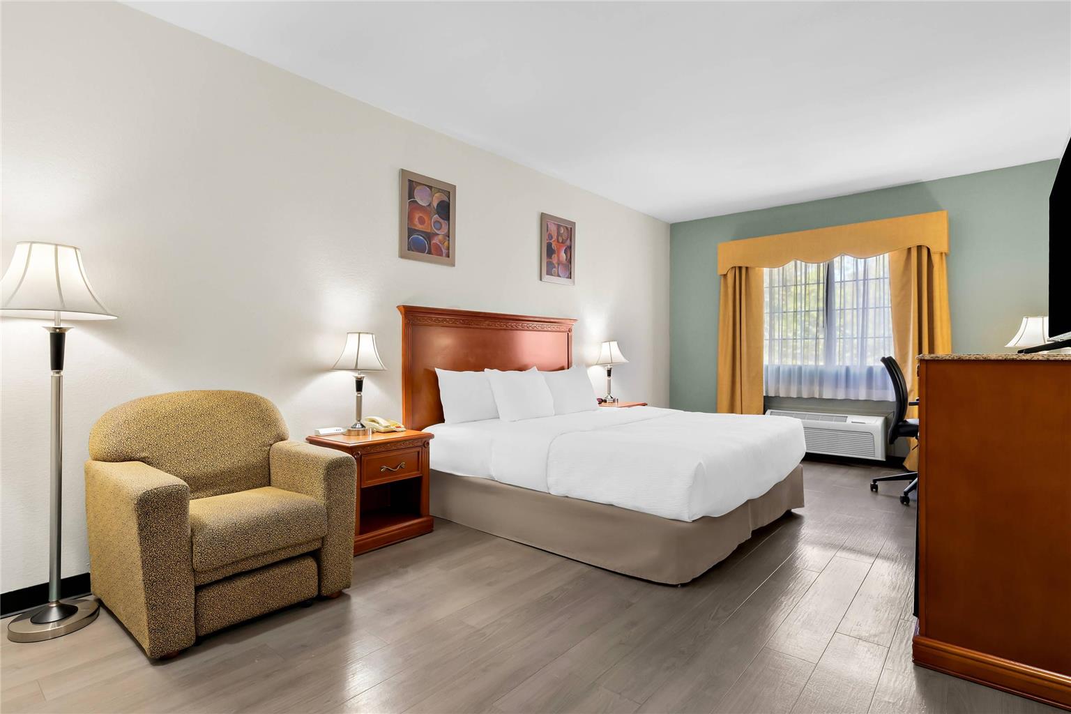 Quality Inn & Suites McAlester on Hwy 69 - photo 18