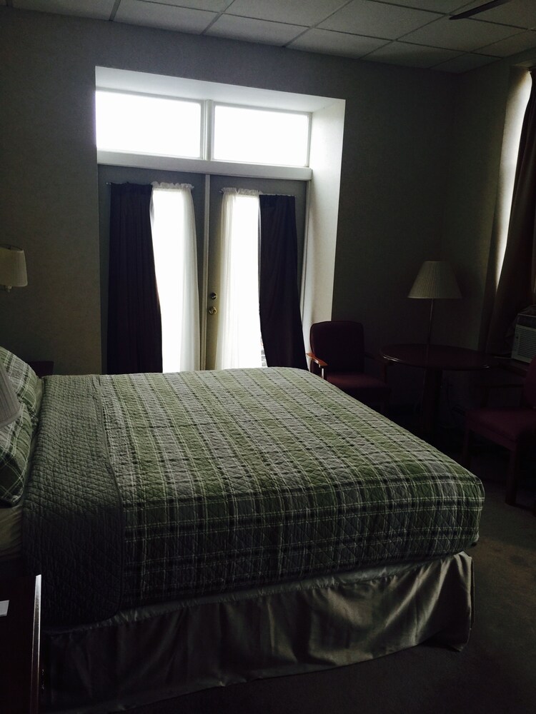 Goodfellos Suites - photo 5