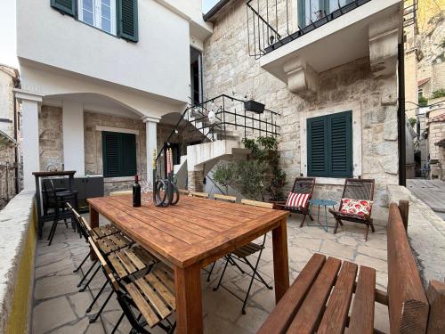 Holiday home Teraca u Babe in the town center — 4-Star Luxury Hotel in Omis, Croatia