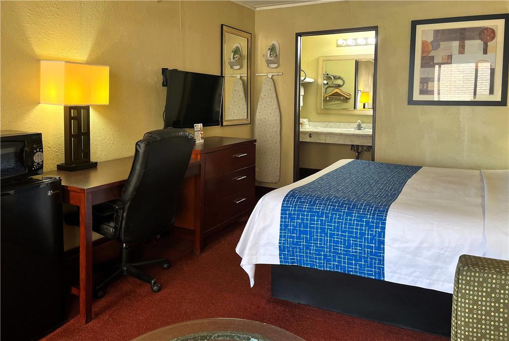 Travelodge by Wyndham Seymour - photo 14
