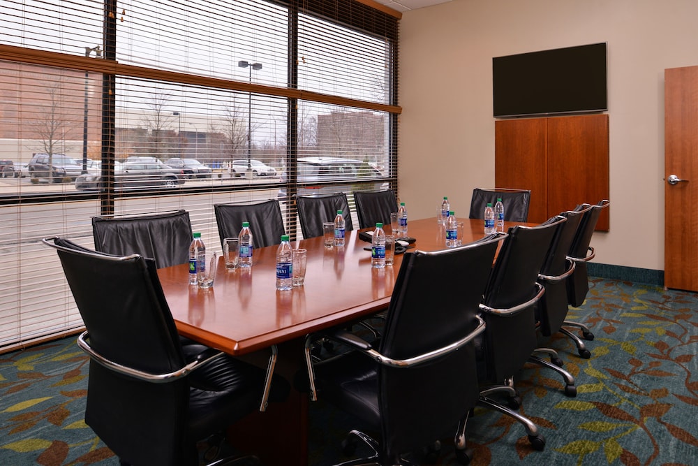 Candlewood Suites Terre Haute by IHG - photo 44