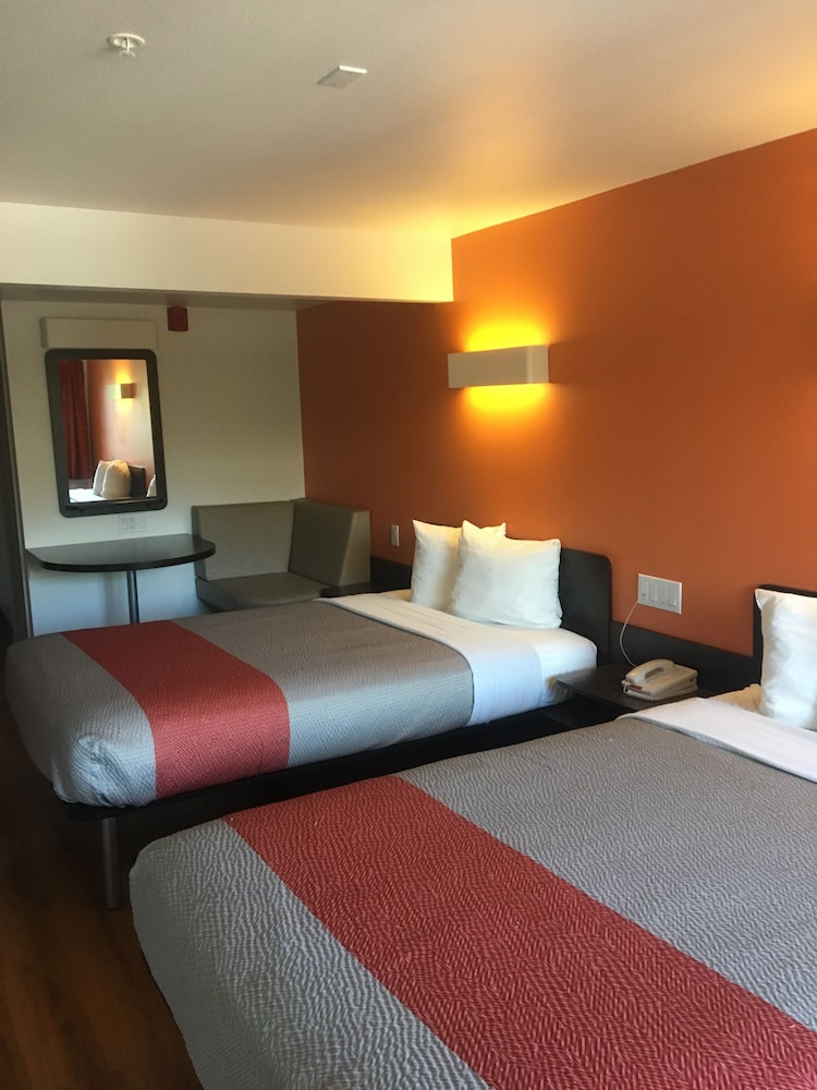 Motel 6 Bremerton WA - photo 3