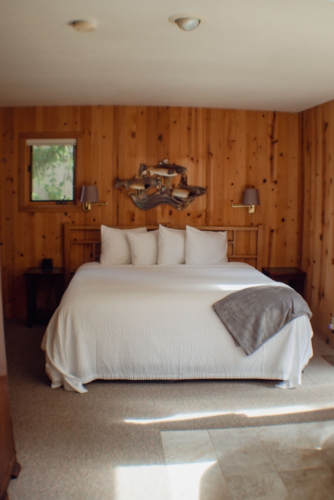 Steamboat Inn - photo 32