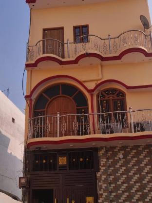 Raj Raghunandan Guest House — 5-Star Luxury Hotel in Ajodhya, India