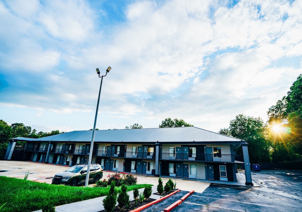 Lx Hotel Powered by ACW Circle - photo 98