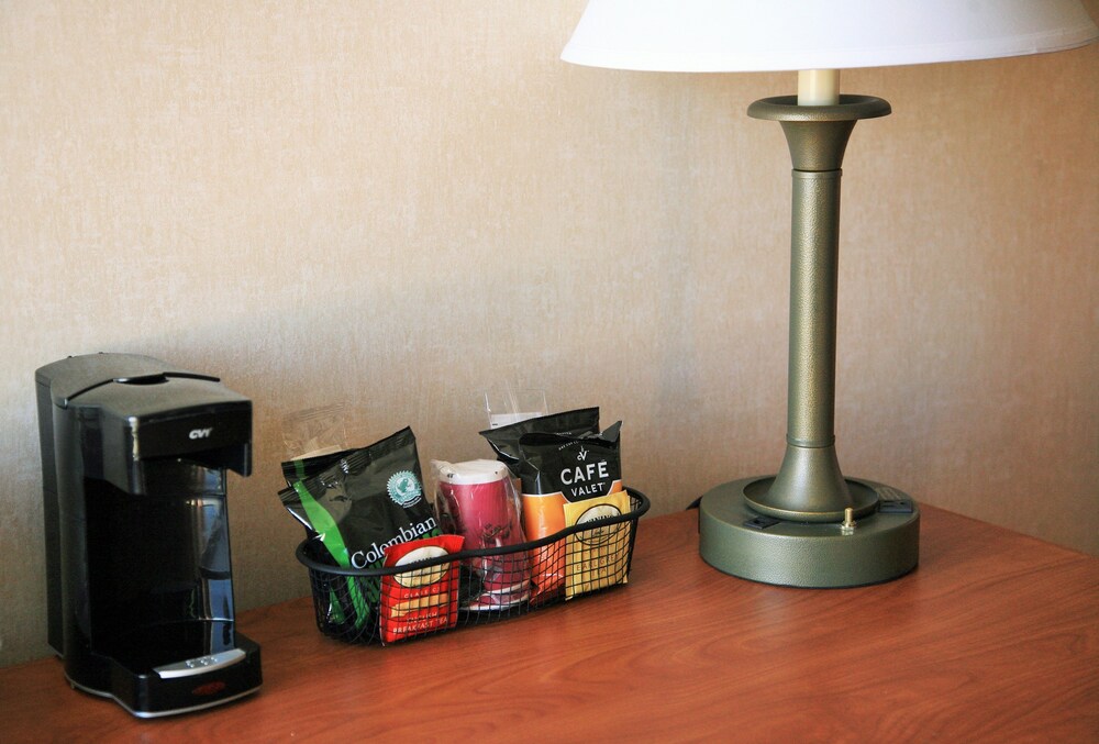 New Victorian Inn & Suites - photo 21