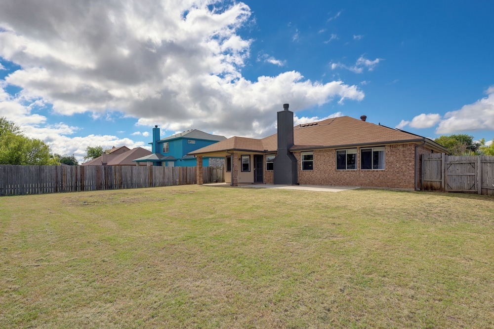 Pet Friendly Home W Fenced Yard In Killeen 19957687 — Killeen