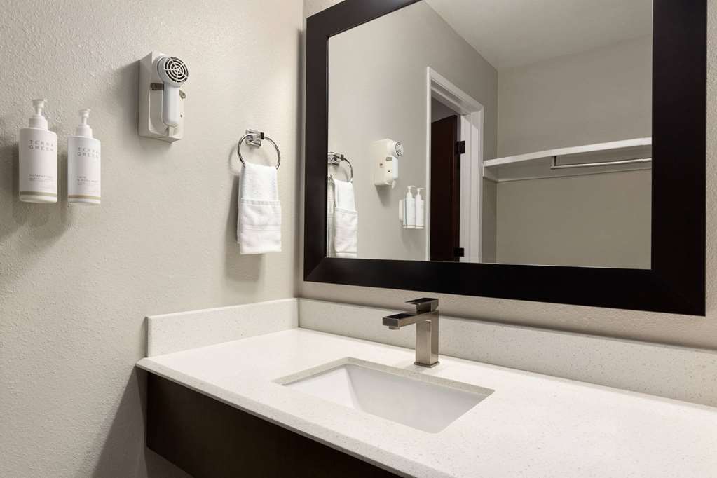 Super 8 by Wyndham Eureka - photo 27