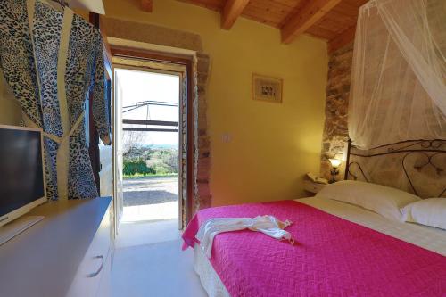Affascinante Grande Liama Antica — 4-Star Luxury Hotel in Salve, Italy