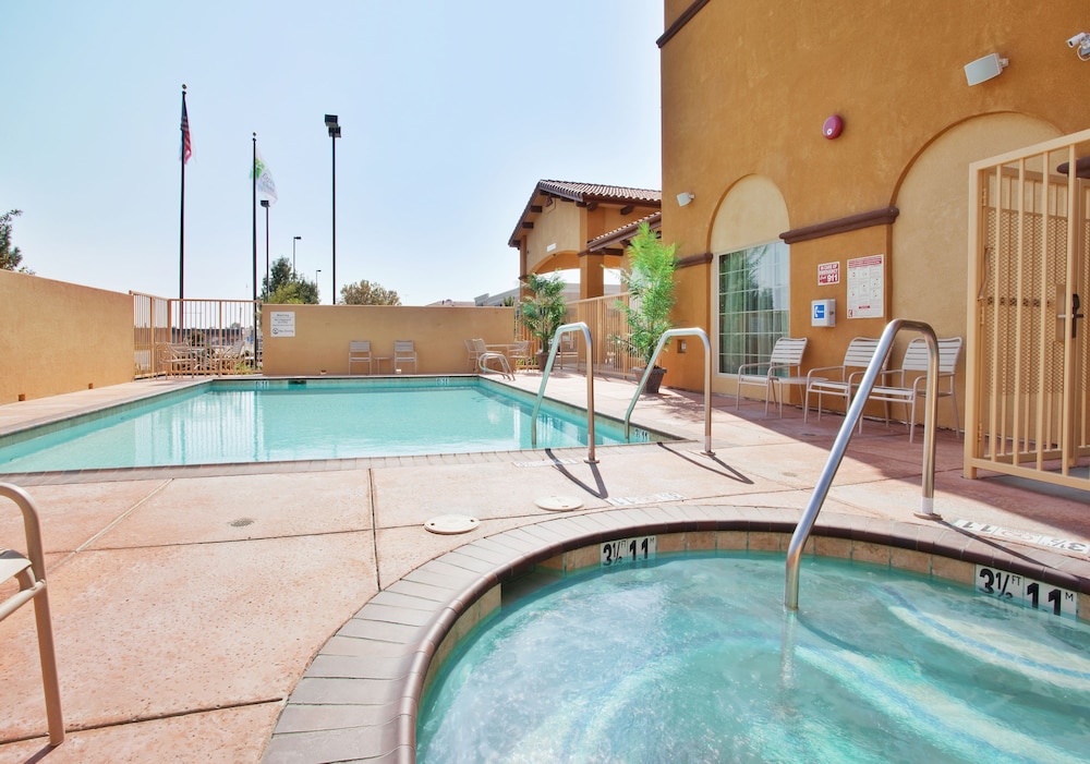 Holiday Inn Express & Suites Willows by IHG - photo 16