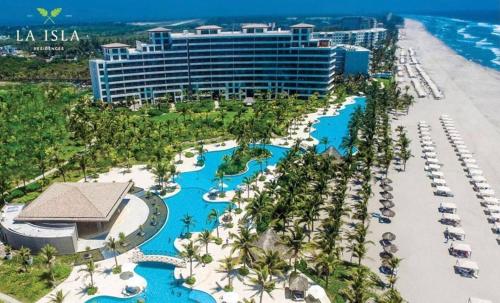Depto en la playa con toboganes juegos y restaurantes — 4-Star Luxury Hotel in Acapulco De Juarez, Mexico