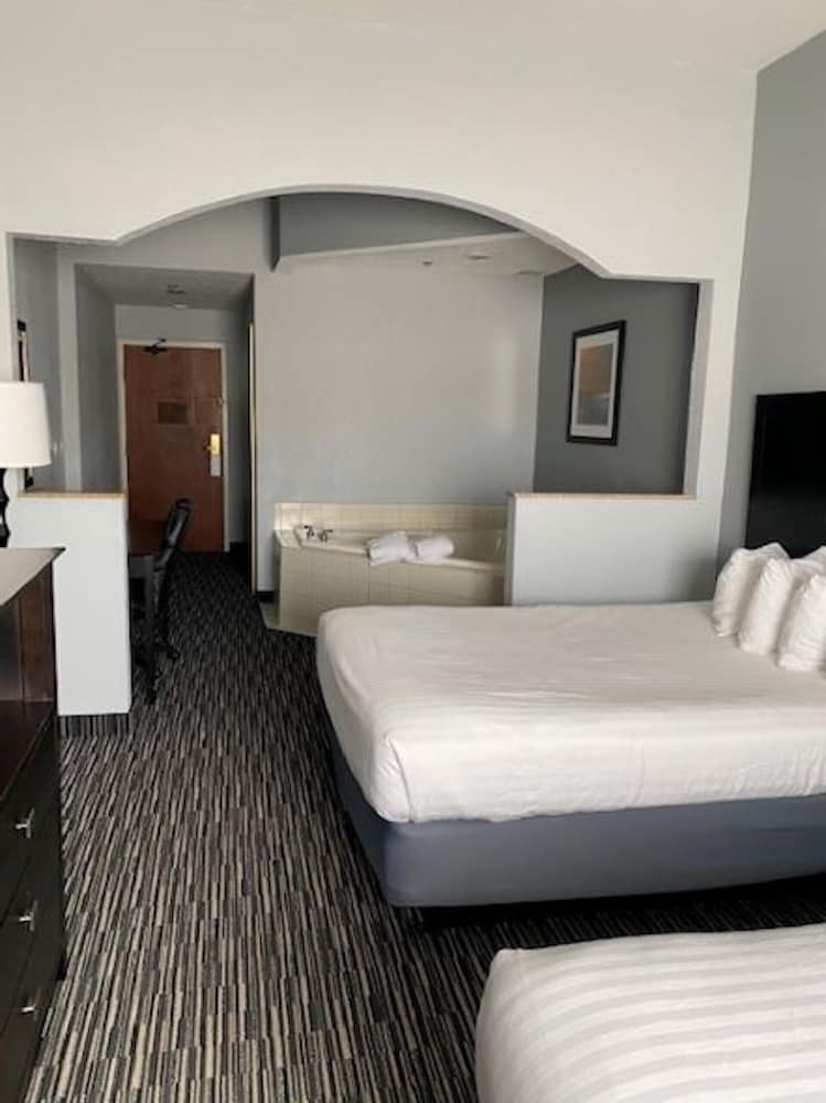Lakeside Resort and Conference Center - photo 25