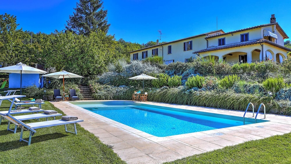 Casale Le Conce 6 Emma Villas — 4-Star Luxury Hotel in Castel Del Piano, Italy