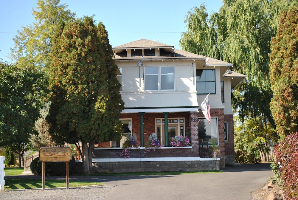 Birchfield Manor Inn and Restaurant - photo 36