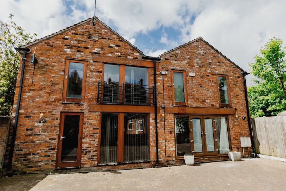 Platform Avenues 5 Bed House — 4-Star Luxury Hotel in Kingston Upon Hull, United Kingdom