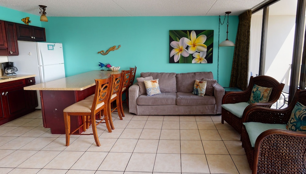 Waikiki Banyan High Level Condo with Private Lanai by Koko Resort Vacation Rentals - photo 95