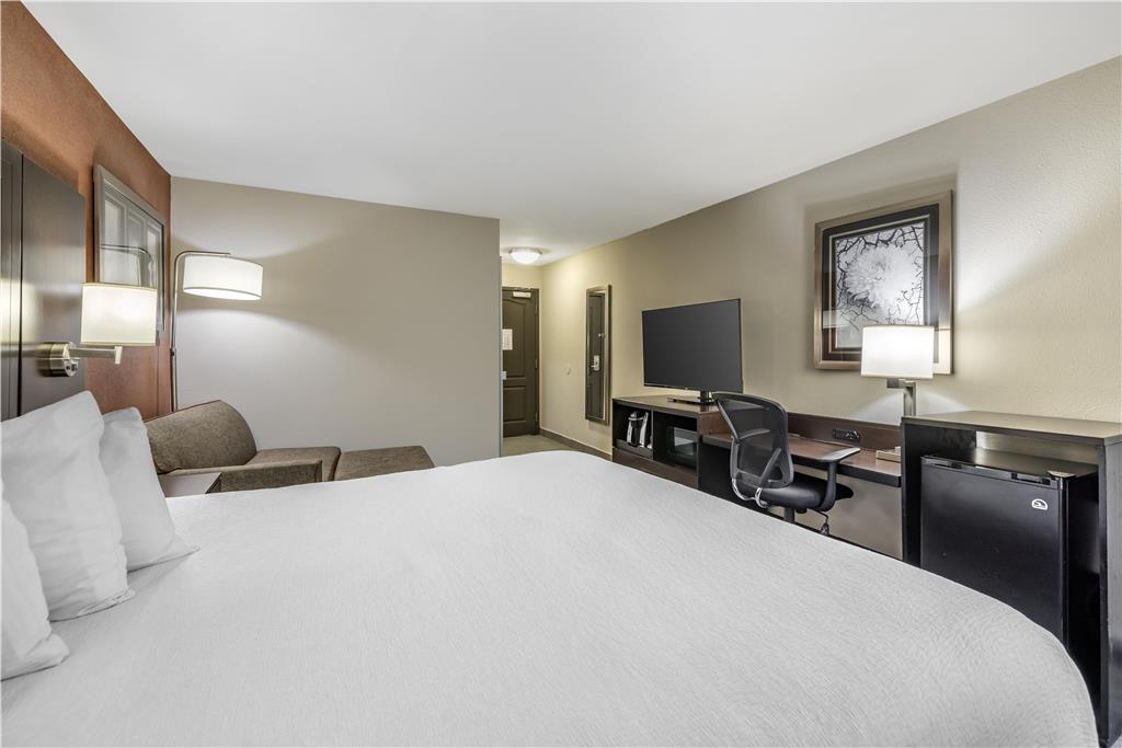 Best Western Plus Lee's Summit Hotel & Suites - photo 17