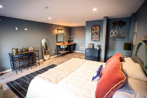The Blue Buffalo Motel - photo 16