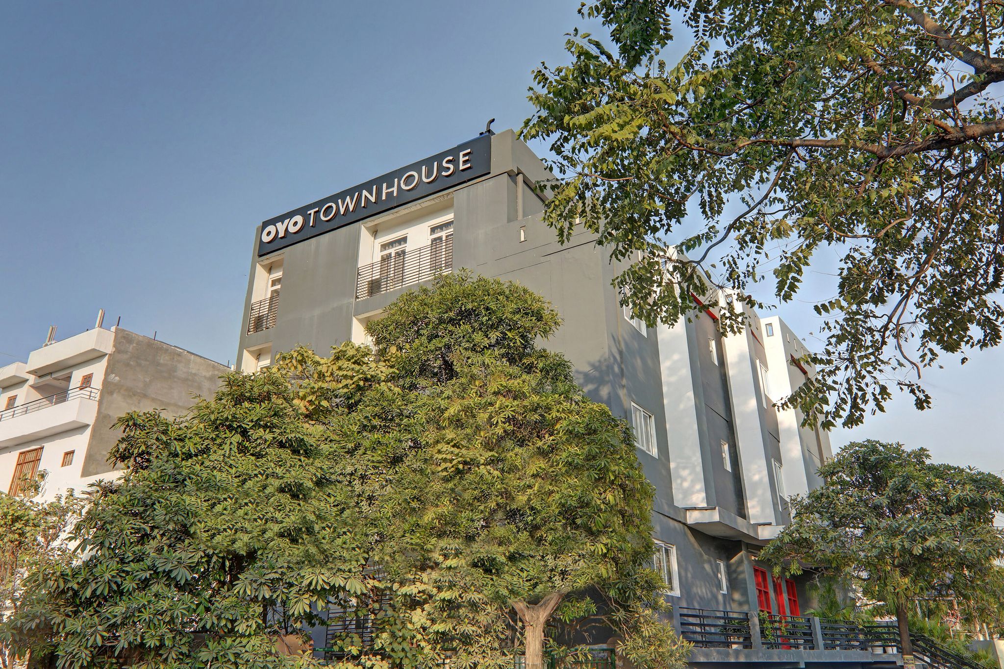 Super Townhouse 139 Ashiyana Smriti Upvan Near Emerald Mall Lucknow — 4-Star Luxury Hotel in Lucknow, India