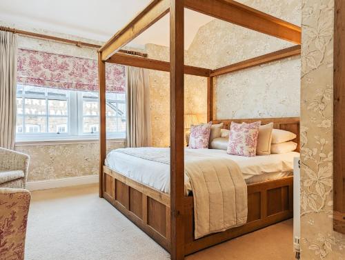 Three Salmons Hotel — Usk
