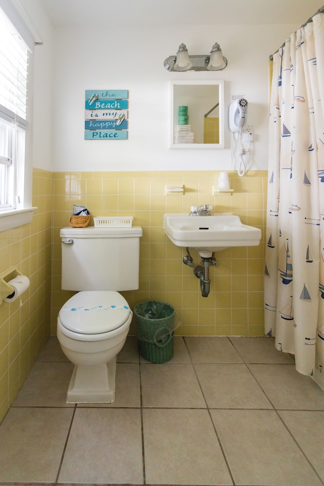 A Beach Breeze Inn - photo 11